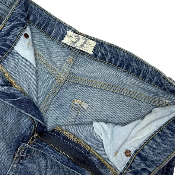 We The Free Lita Distressed Cropped Jeans in Yosemite Blue - Size 27 - Picture 3 of 6